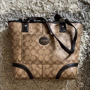 Coach Handbag / Shoulder bag